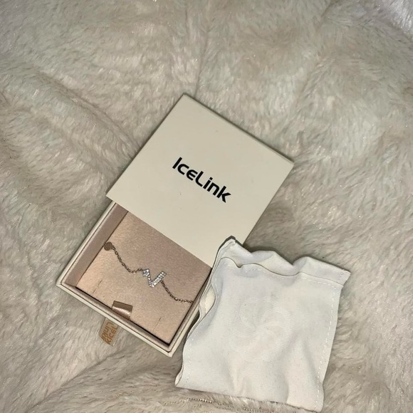 ICELINK INITAL LETTER BRACELET "H" - Picture 2 of 3